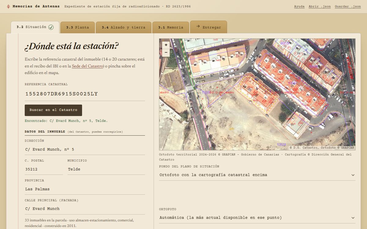 Pestaña de situación con la referencia catastral buscada y el edificio resaltado sobre la ortofoto